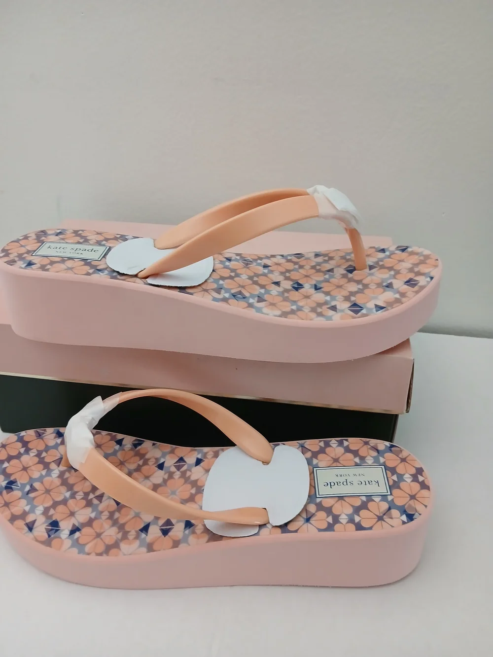 Kate Spade Floral Peach Flip Flop Sandals Size 11B New $30